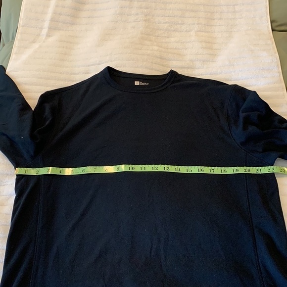 GAP Mens XL Black pullover shirt. Athletic Fit. Polyester.​​​​​​​​​​​​​​​​​​ - Picture 5 of 6